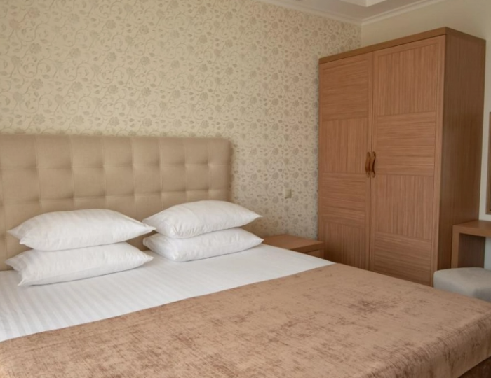 Люкс 2-местный 3-комнатный - Отель «Родня» Ялта